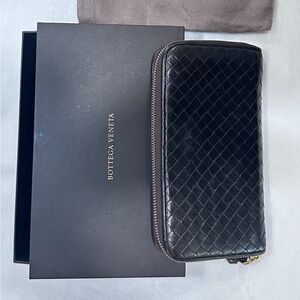 Bottega Veneta Intrecciato Women's Brown Zipper Wallet